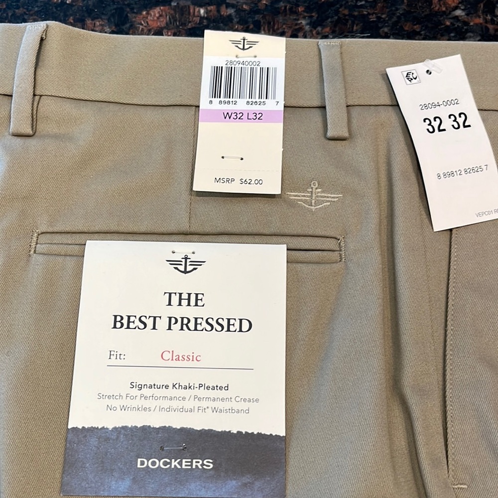 Dockers Men’s Classic Fit Khacki